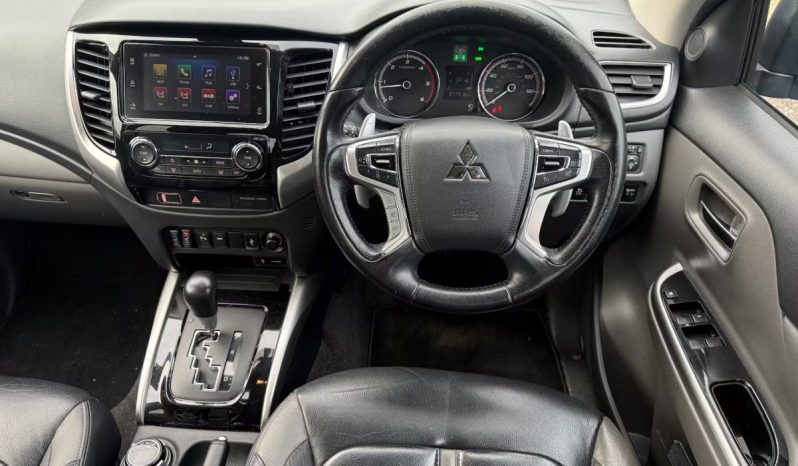 
								Mitsubishi L200 2018 full									
