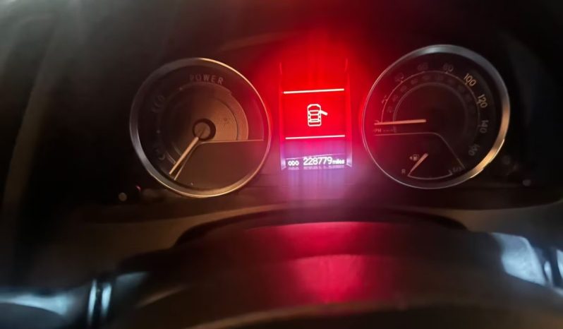 
								Toyota Auris 2014 full									